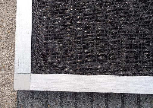 尼龍網(wǎng)空調(diào)過(guò)濾器主要應(yīng)用于集中通風(fēng)空調(diào)系統(tǒng)預(yù)過(guò)濾處。