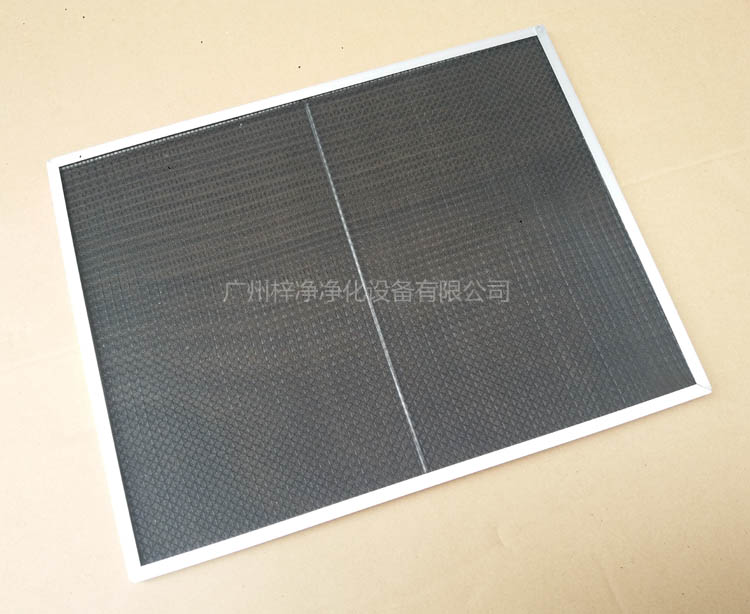 尼龍網(wǎng)初效過(guò)濾器骨架采用直徑為6mm的鐵絲焊接處理,目的防止過(guò)濾器變形。