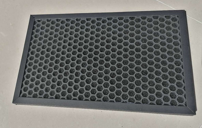 顆粒活性炭過(guò)濾器又稱(chēng)為顆?；钚蕴窟^(guò)濾網(wǎng)或顆粒活性炭空氣過(guò)濾器