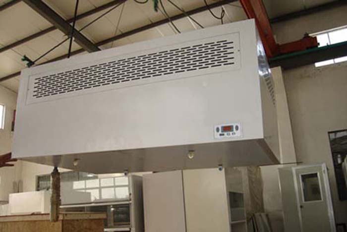 層流罩目前廣泛用于電子、生物、醫(yī)藥、食品、精密儀器等行業(yè)的無(wú)塵無(wú)菌操作環(huán)境，提供局部高潔凈度工作環(huán)境。